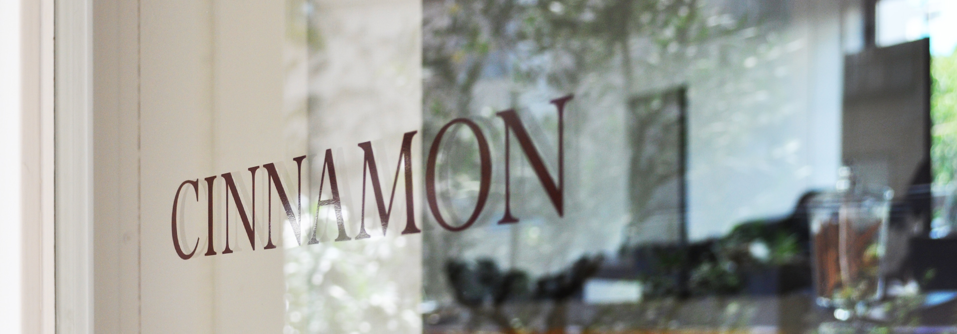 CINNAMON 入り口